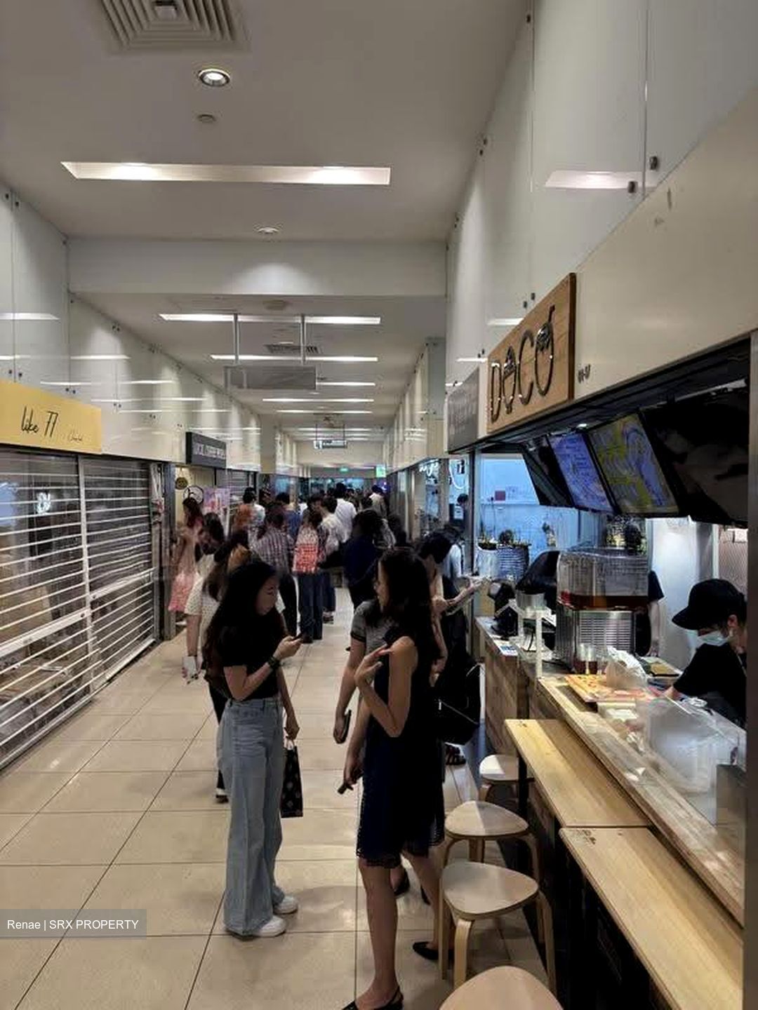 International Plaza (D2), Retail #639402671